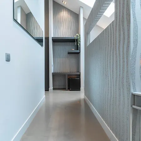 With Wellness Nextdoor And Kitchen Access *