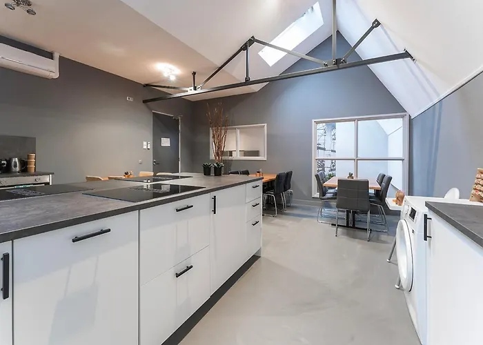 Πανσιόν With Wellness Nextdoor And Kitchen Access Oss