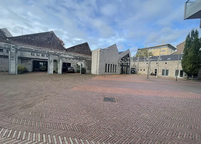 With Wellness Nextdoor And Kitchen Access